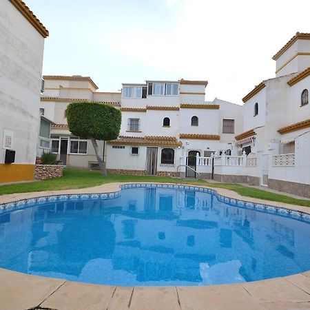 Agradable Adosado Con Piscina, Duchas Hidromasaje Βίλα Τορεβιέχα Εξωτερικό φωτογραφία