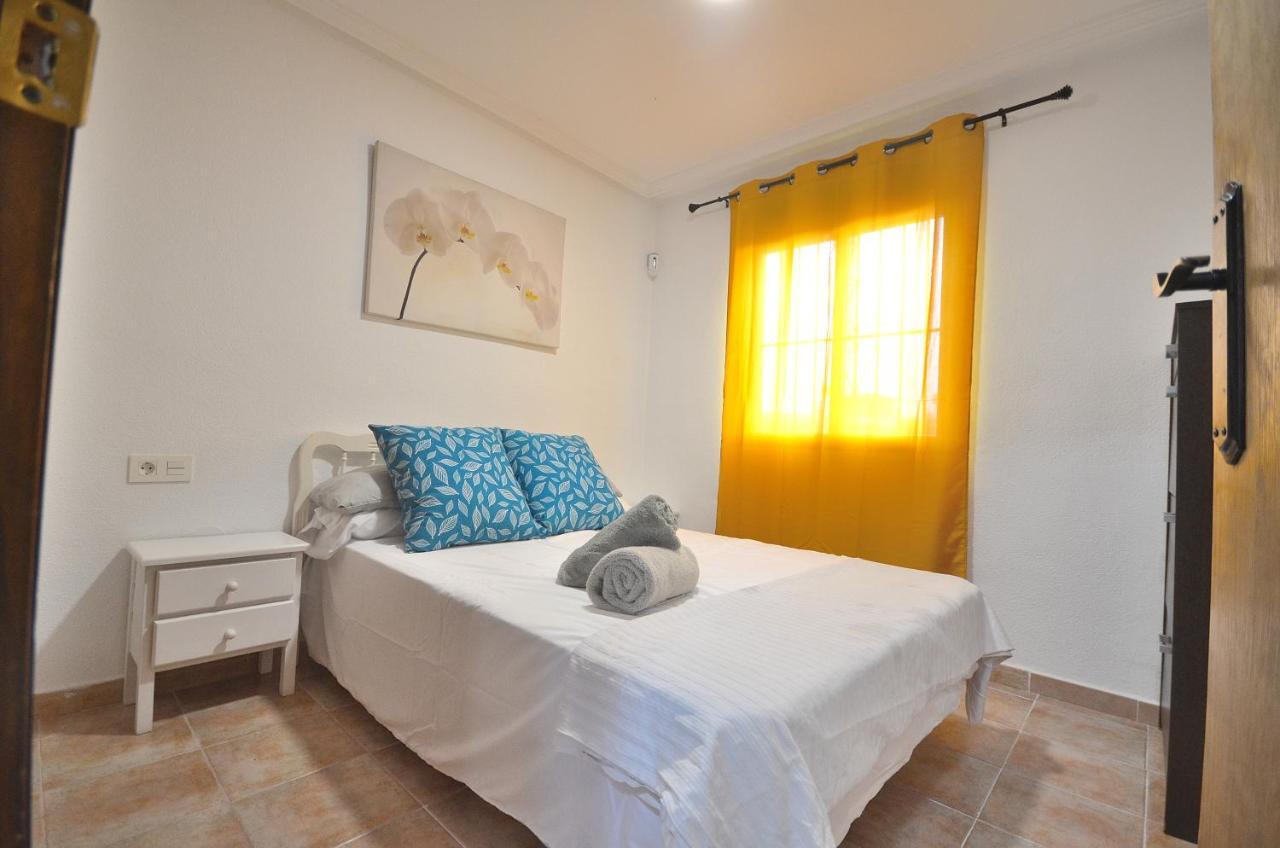 Agradable Adosado Con Piscina, Duchas Hidromasaje Βίλα Τορεβιέχα Εξωτερικό φωτογραφία