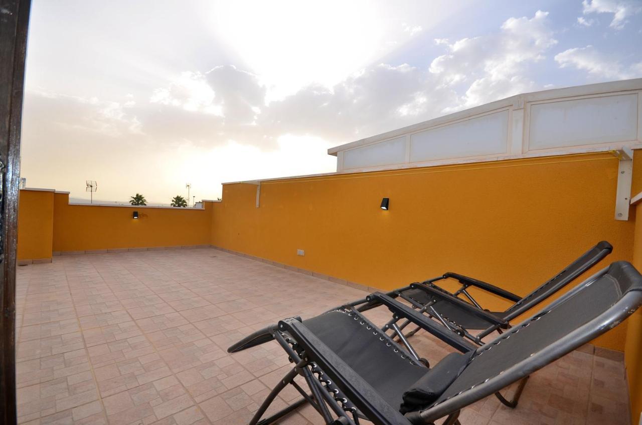 Agradable Adosado Con Piscina, Duchas Hidromasaje Βίλα Τορεβιέχα Εξωτερικό φωτογραφία