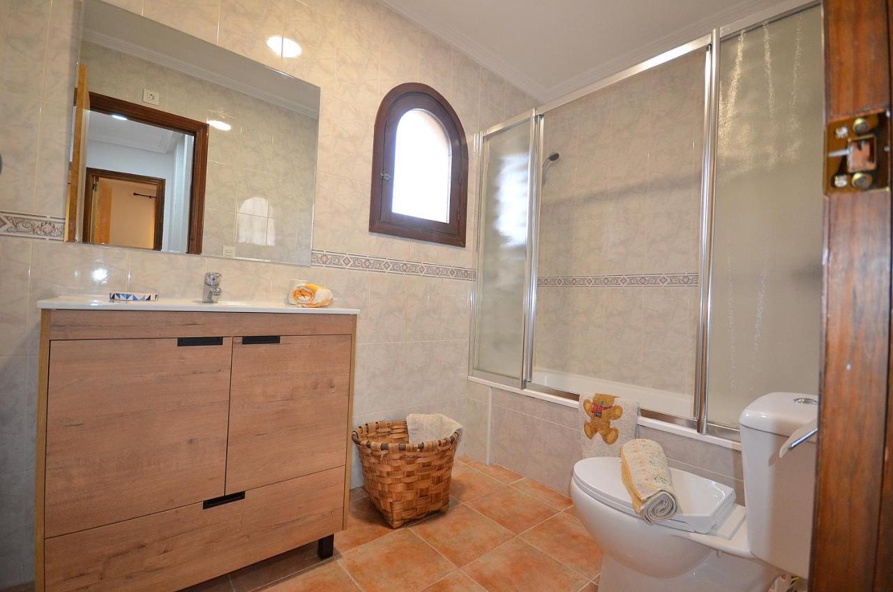 Agradable Adosado Con Piscina, Duchas Hidromasaje Βίλα Τορεβιέχα Εξωτερικό φωτογραφία