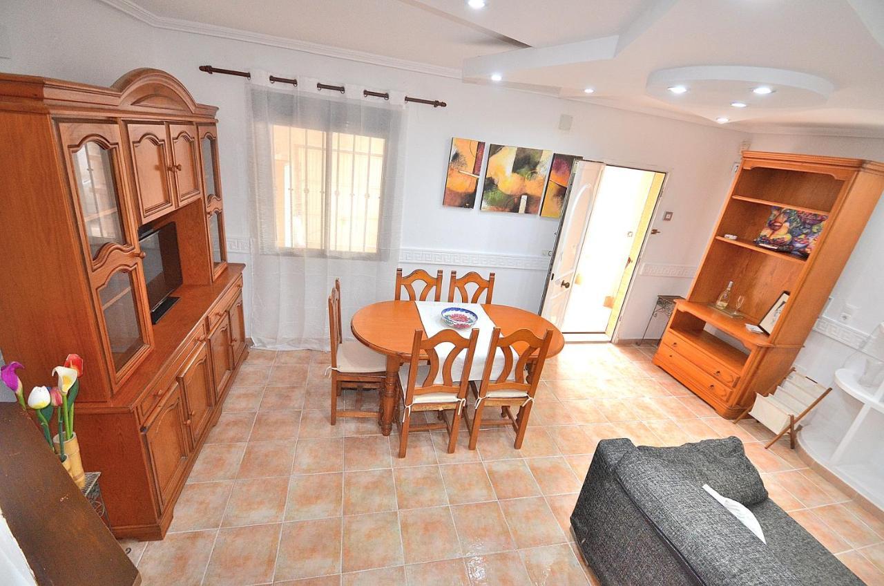 Agradable Adosado Con Piscina, Duchas Hidromasaje Βίλα Τορεβιέχα Εξωτερικό φωτογραφία