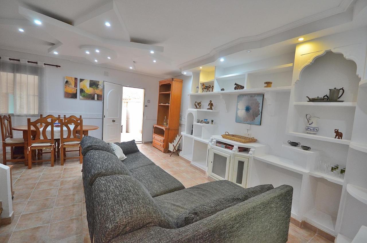 Agradable Adosado Con Piscina, Duchas Hidromasaje Βίλα Τορεβιέχα Εξωτερικό φωτογραφία