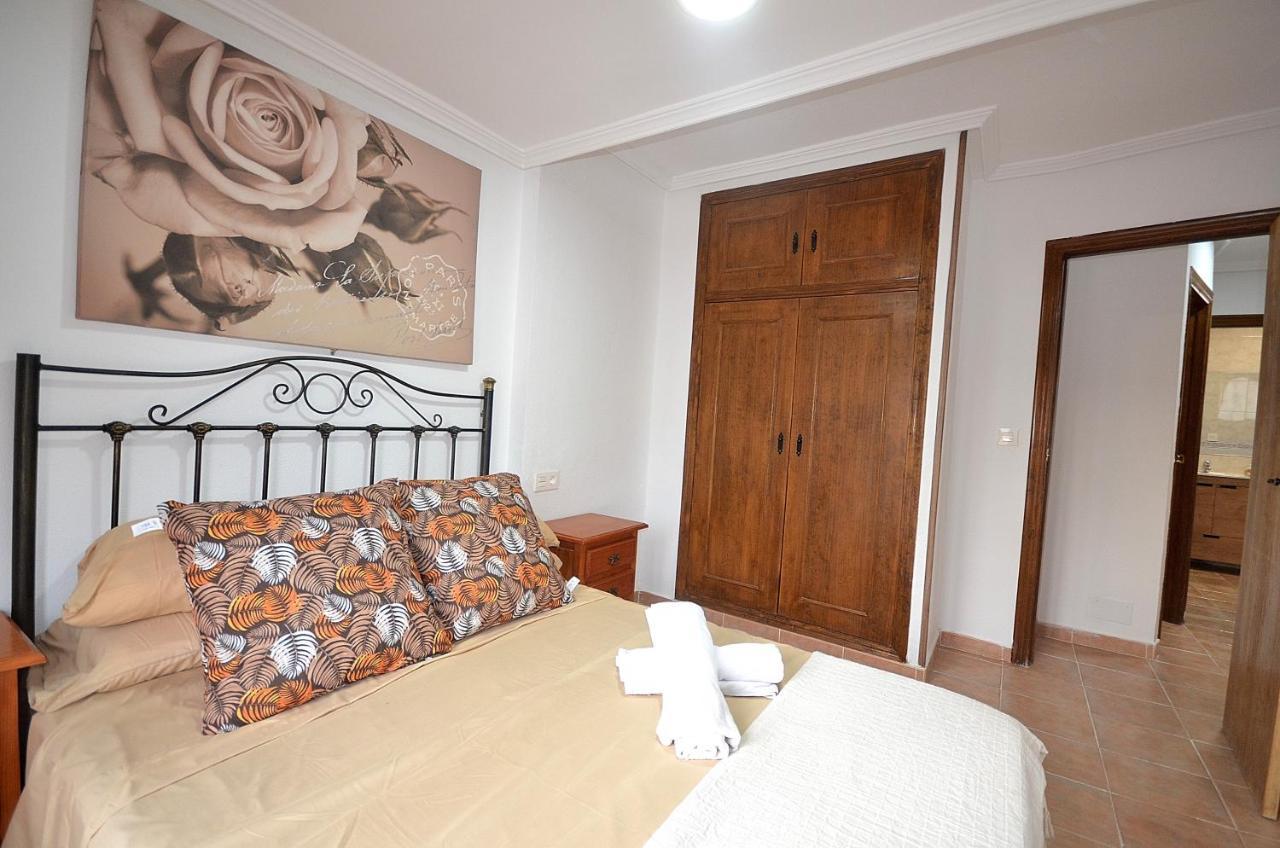 Agradable Adosado Con Piscina, Duchas Hidromasaje Βίλα Τορεβιέχα Εξωτερικό φωτογραφία