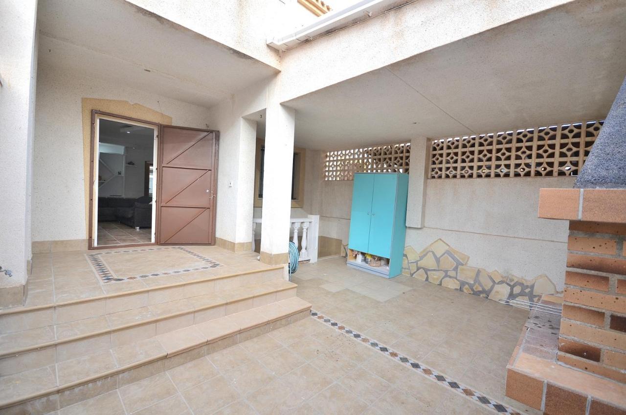 Agradable Adosado Con Piscina, Duchas Hidromasaje Βίλα Τορεβιέχα Εξωτερικό φωτογραφία